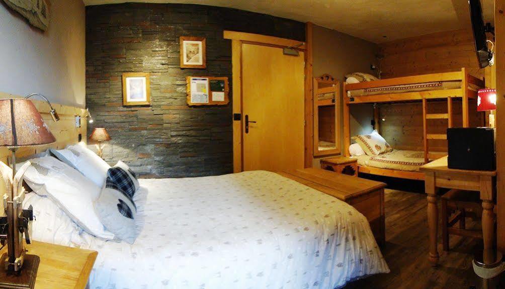 Logis Hotel Les Ancolies Arêches Buitenkant foto